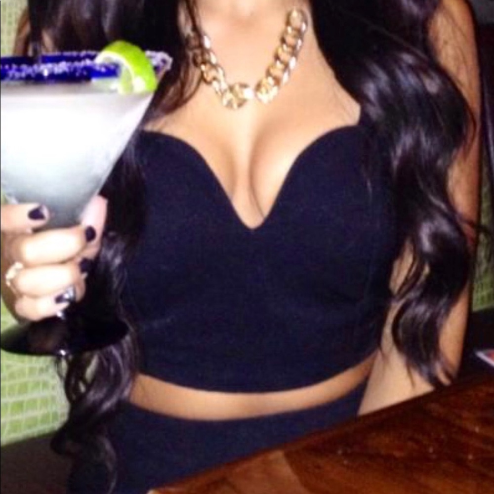 Low Cut Black Crop Top - Picture 1 of 2